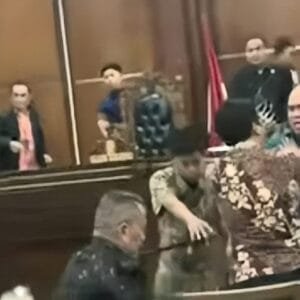 Otto Hasibuan Sayangkan Ricuh Razman Nasution dan Hotman Paris di Ruang Sidang