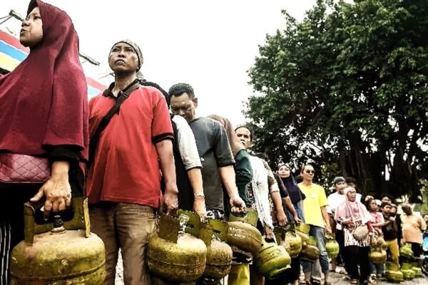 Setelah Mengantre untuk Mendapatkan Elpiji 3 kg Yonih Meninggal Dunia, Mentri Bahlil “Mohon Maaf”