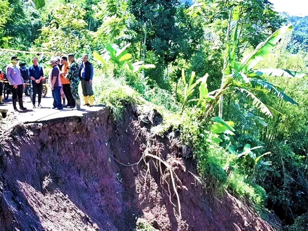 Pemkab Fokus pada Recovery Bencana Hidrometeorologi di Garut Rusak Ratusan Rumah