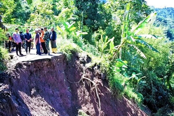 Pemkab Fokus pada Recovery Bencana Hidrometeorologi di Garut Rusak Ratusan Rumah