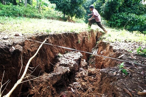 Waspada Garut Daerah Terbanyak Wilayah Potensi Gerakan Tanah di Jawa Barat Menurut Peta PVMBG