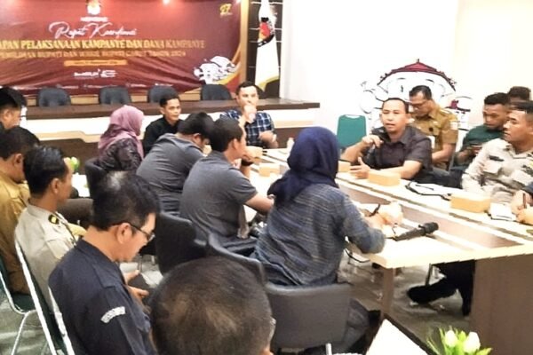 Menunggu Keputusan Resmi Pelantikan Bupati dan Wakil Bupati Terpilih, KPU Garut Berpegang pada Keputusan Raker