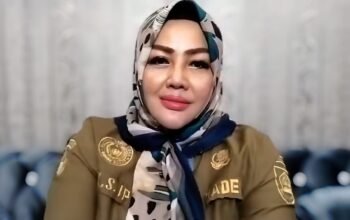 Kejadian ini bermula dari video yang beredar di media sosial, yang memperlihatkan Wiwin hadir dalam acara penyambutan Bupati-Wakil Bupati Bogor Periode 2025-2030 di Lapangan Tegar Beriman, Cibinong, Kabupaten Bogor, pada Kamis (20/2). Dalam video tersebut, Wiwin terlihat nyinyir dengan nasi boks yang ia tenteng dalam plastik putih. "Assalamualaikum baru kali ini saya bawa berkat, bawa berkat nggak? Mau lihat nggak, nih bawa berkat, jomet jomet jomet (nasi boks), ibu bawa jomet ya? Mana jomet-nya mana?," cetus Wiwin diiringi gelak tawa dalam video yang beredar. "Geli ya? Seserian wae. Kades viral ini bawa jomet," tambahnya.