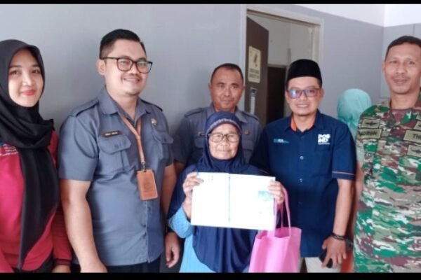 Kantor Pos Leles Salurkan Bantuan PKH dan BPNT Jelang Ramadan, Warga Antusias Menunggu Pencairan