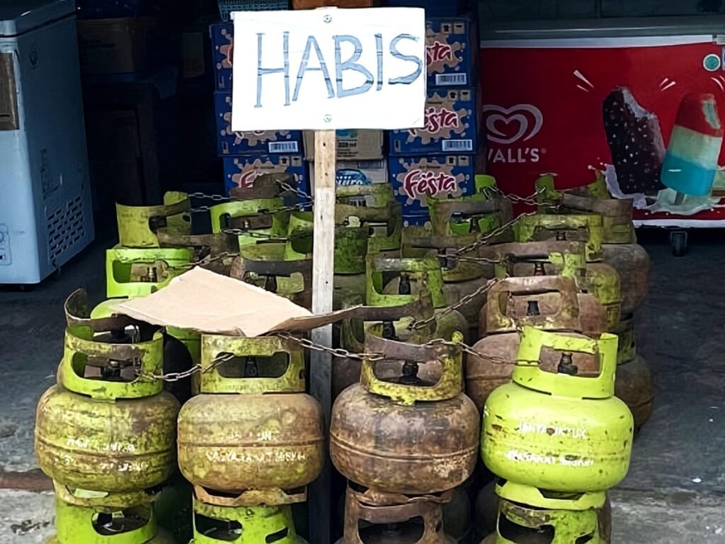 Gara-gara Kebijakan Mentri Bahlil, LPG 3Kg Menghilang Warga Garut Bingung Harus Beli Kemana?