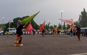Seniman Internasional Gaungkan Semangat Gotong Royong Lewat Proyek Bendera di Kabupaten Blora Provinsi Jawa Tengah