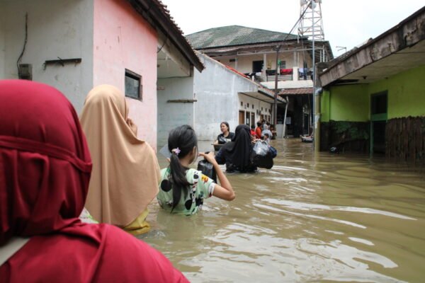 Bencana Banjir Menghantam Berbagai Wilayah di Bandung Ribuan Jiwa Terdampak