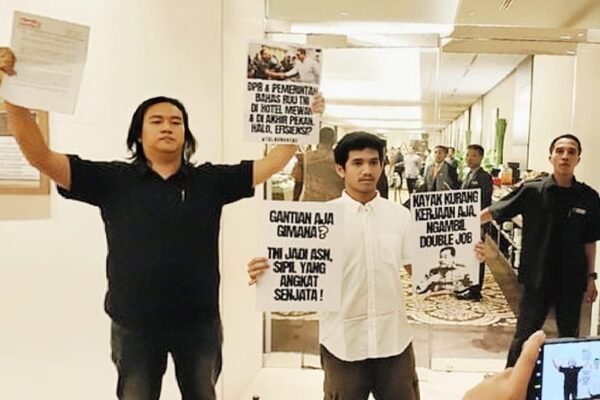 Rapat Tertutup di Hotel Mewah Picu Kecaman, Apa Prabowo Mau Bikin Orde Baru Jilid II…..?