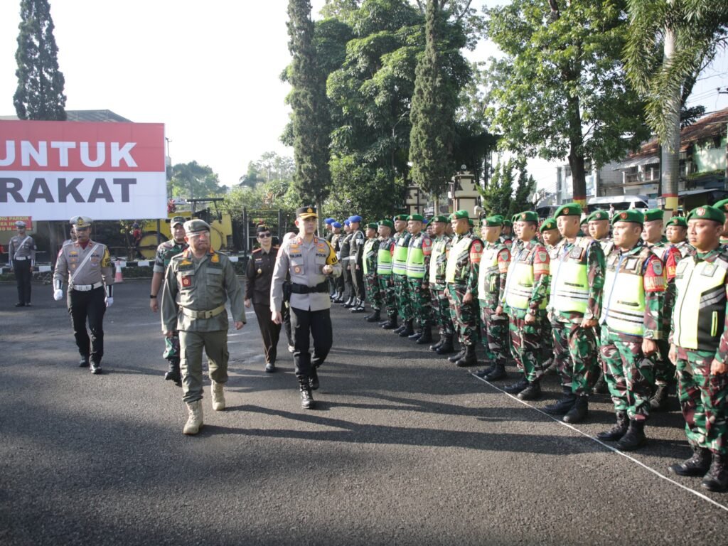 Operasi Ketupat Lodaya 2025, Bupati Garut Pimpin Apel Imbau Warga Waspada Saat Mudik