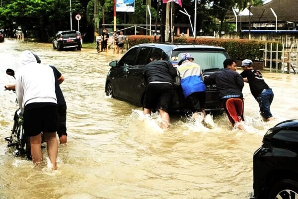 Hujan Deras Picu Bencana Hidrometeorologi di 28 Desa Kabupaten Bogor, BPBD Lakukan Penanganan Darurat