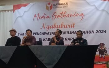 Bawaslu Garut Gelar Gathering Media, bertemakan "Ngabuburit" dan bertujuan untuk memperkuat sinergi antara Bawaslu dan media.