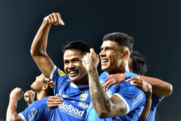 Nasib Sial Persib Bandung:10 Pemain Berpotensi Hengkang, Rafinha Bantah Kode Gabung