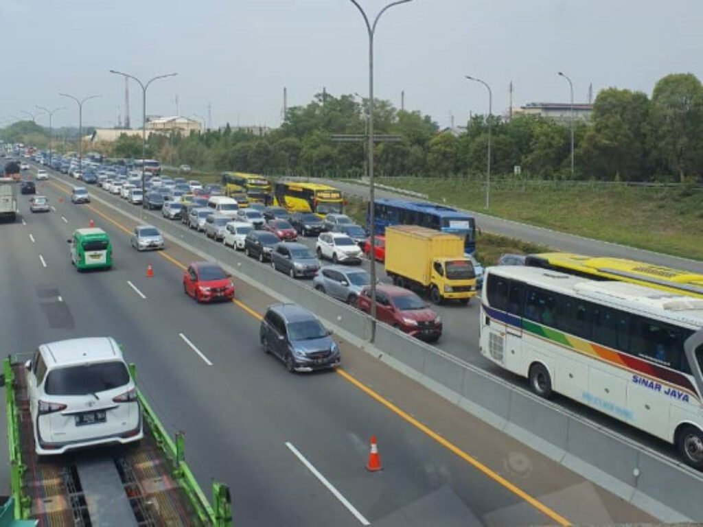 Contraflow Tol Jakarta-Cikampek Dihentikan, Sistem One Way Masih Berlaku