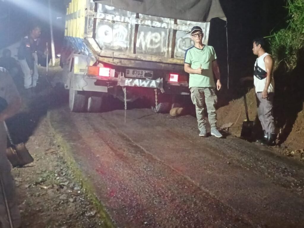 Berupaya Meningkatkan Kesejahteraan Warganya, Pemdes Mekarmulya Realisasikan DD 2025 Bangunan Jalan Hotmix