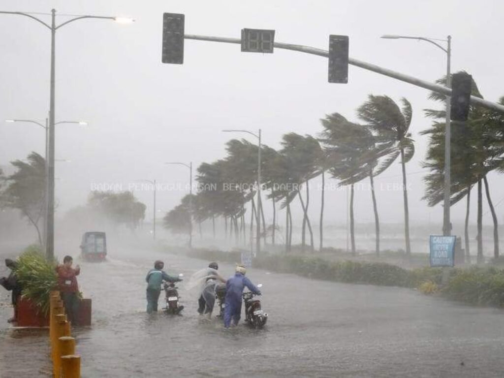 Informasi Penting Bagi Pemudik….! BMKG Prakirakan Hujan Lebat di Sejumlah Kota Besar Indonesia H-1 Lebaran