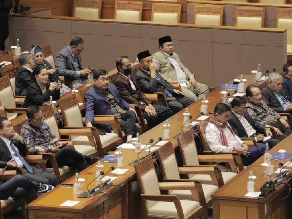 DPR dan Pemerintah Bantah Kembalinya Dwifungsi ABRI,  Revisi Undang-Undang Tentara Nasional Indonesia Dilanjutkan ke Paripurna