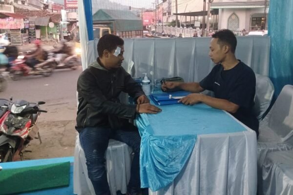Kesigapan Tim Medis Pos Pengamanan Malangbong Tangani Pengendara Terjatuh Jelang Lebaran