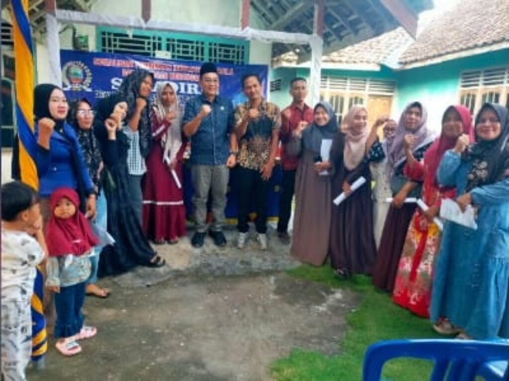 Anggota Fraksi NasDem DPRD Lamsel Sosialisasikan IPWK di Kalianda-Rajabasa