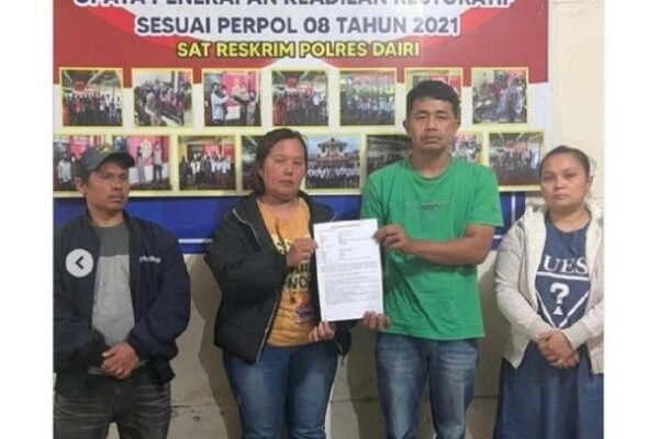 Oknum Polisi Diduga Curi Batu Bata Hampir Diamuk Masa