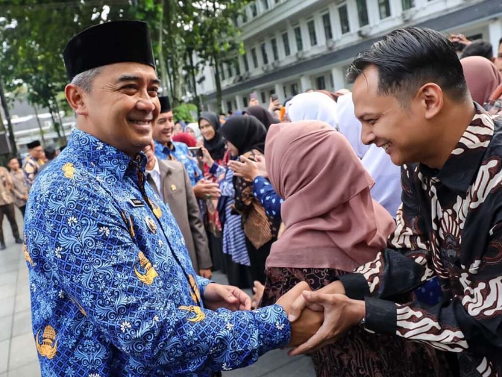 Pemkot Bandung Selesaikan Pembayaran Honor Guru