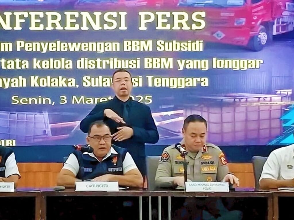 Rugikan Negara Ratusan Miliar, Polisi Amankan Empat Tersangka Penyelewengan BBM Bersubsidi