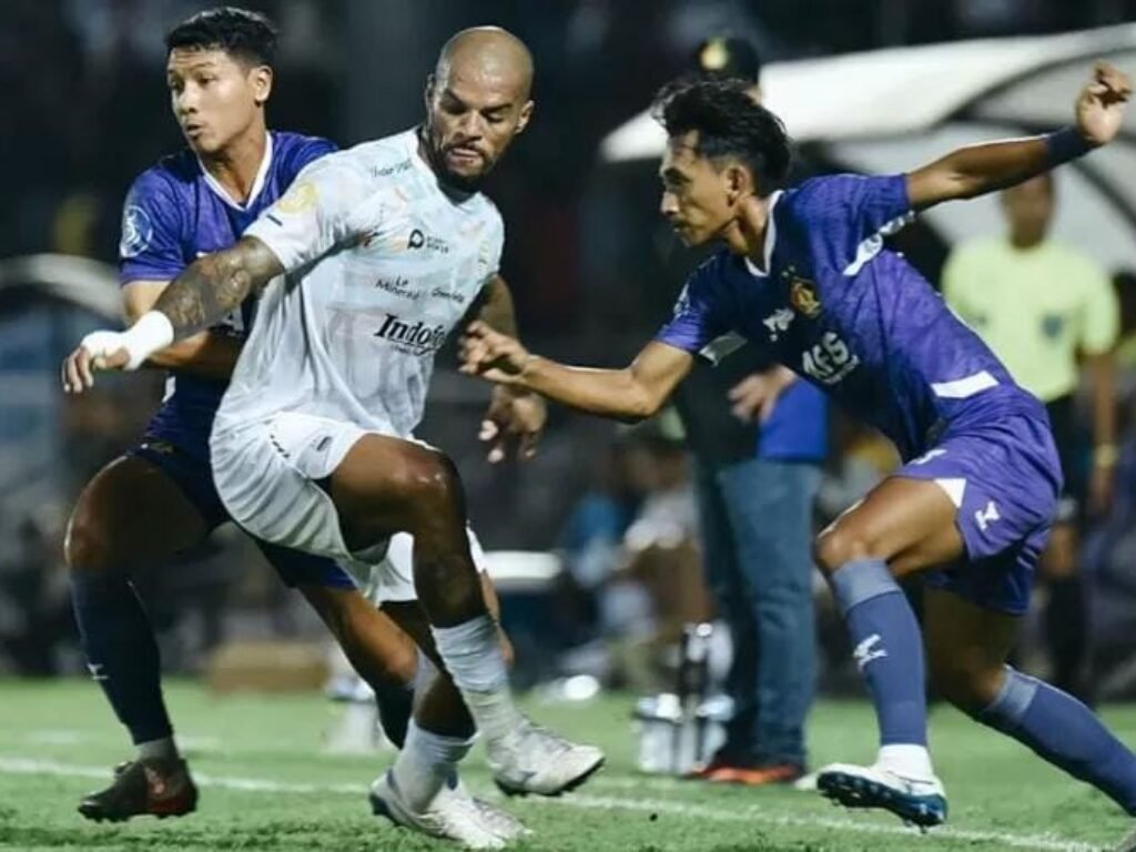 Tantangan Berat Semen Padang di Kandang Sendiri Hadapi Persib Bandung