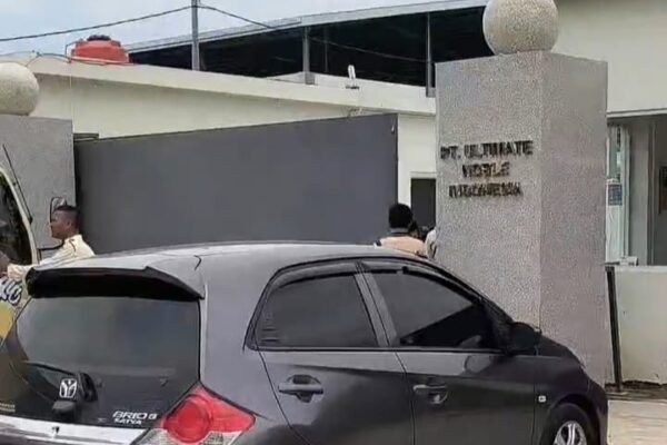 Bangunan PT. Ultimate Noble Indonesia Garut Ambruk, Vendor Gelontorkan Uang Rp. 200 Juta Ke Desa?