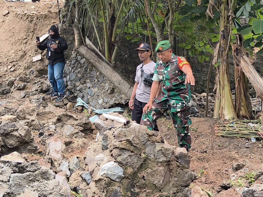 Baru Diresmikan Gubernur Jawa Barat Dan Bupati Garut, Pabrik di Cibatu Garut Roboh, Babinsa Tidak Mau Diwawancara