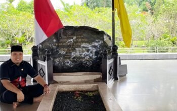 Merik Havit Ziarah ke Makam Soekarno di Blitar, Provinsi Jawa Timur, Petik Semangat Perjuangan di Bulan Ramadan