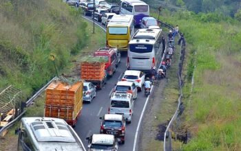 Arus Mudik di Jalur Selatan Jawa Padat, Polisi Terapkan Rekayasa Lalu Lintas