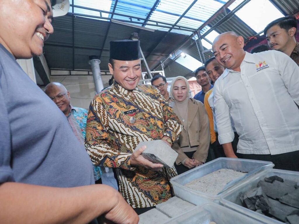 Pemkot Bandung Eksplorasi Teknologi AutoThermiX untuk Pengelolaan Sampah Ramah Lingkungan