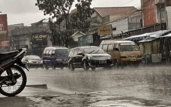 Waspada Arus Balik Hujan, BMKG Rilis Prakiraan Cuaca Arus Balik