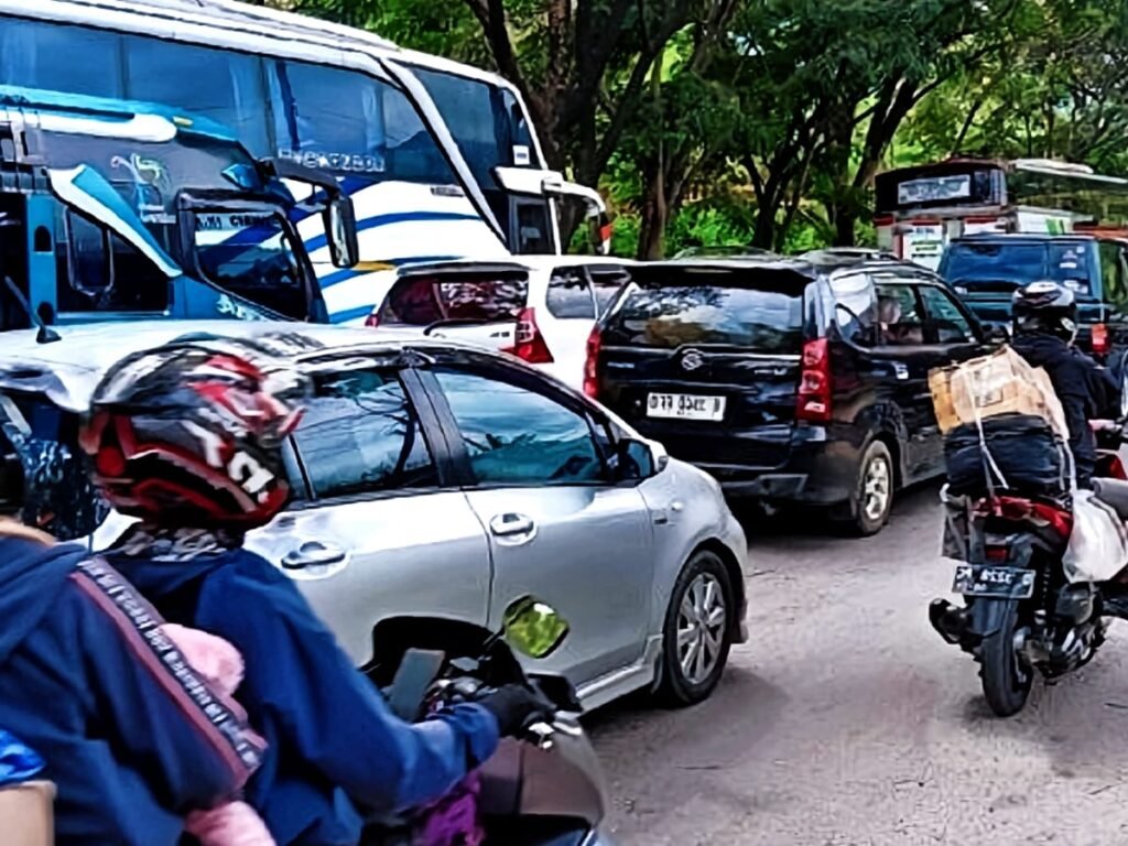 Lonjakan Kendaraan Arah Timur, Puncak Arus Balik Lebaran 2025  Diprediksi Terjadi Akhir Pekan