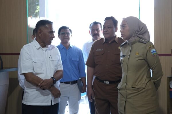 Dorong Peningkatan Kinerja dan Pelayanan, Wakil Bupati Garut Tekankan Profesionalisme dalam Pengelolaan BPR Garut