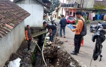Akibat Hujan Deras yang Mengguyur Pasirwangi 3 Rumah Rusak