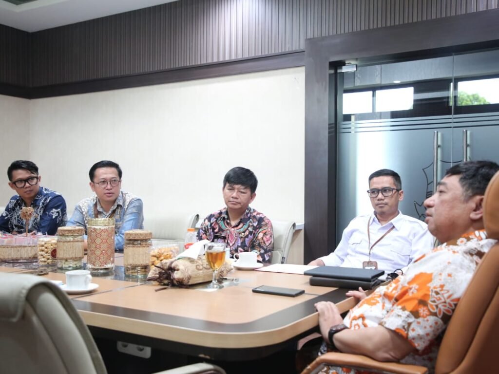 Kepala Samsat Garut Bahas Program Pemutihan Pajak dan Bebas BBN dengan Bupati Garut