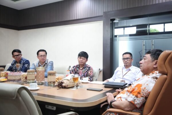 Kepala Samsat Garut Bahas Program Pemutihan Pajak dan Bebas BBN dengan Bupati Garut