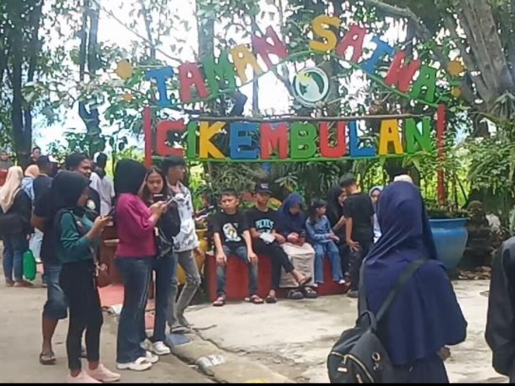 Taman Satwa Cikeumbulan Garut Ramai Dikunjungi Wisatawan Selama Liburan Lebaran