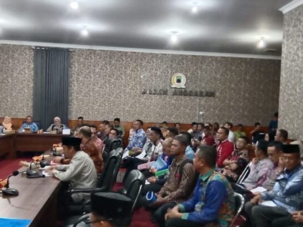 Agar Lebih Menarik Wisatawan, DPRD Lamsel Dorong Pengembangan UMKM di Bakauheni, Pintu Gerbang Sumatera