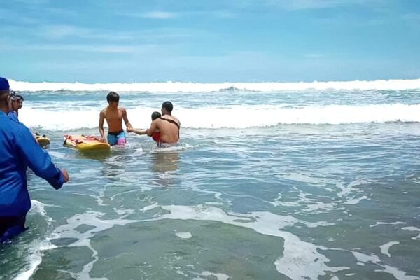 Wisatawan Asal Garut Hilang Terseret Arus di Pantai Barat Pangandaran