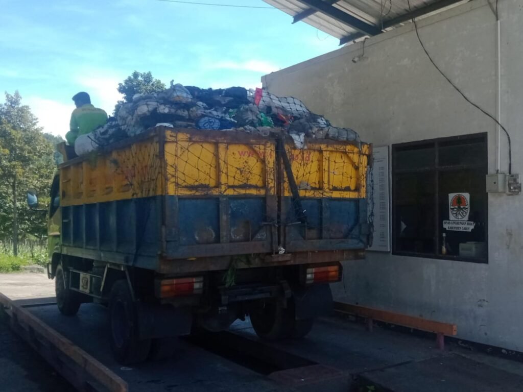 TPAS Pasir Bajing Garut Alami Peningkatan Penerimaan Sampah Usai Libur Lebaran