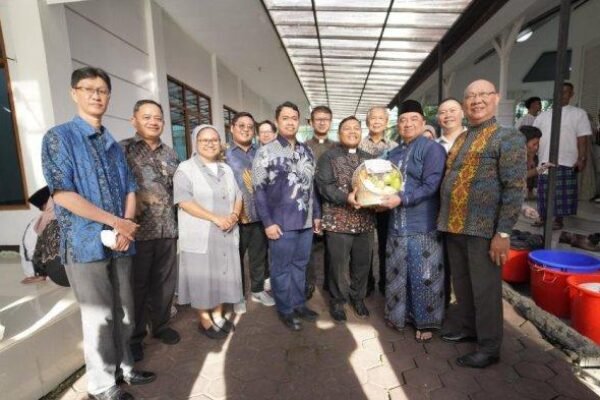 Jaga Kerukunan Antarumat Beragama, Pemimpin Kristiani Garut Temui Bupati di Rudin Sampaikan Selamat Idul Fitri