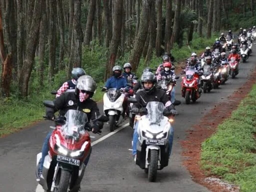 5 Rekomendasi Motor Skutik Touring Irit BBM Terbaik 2025