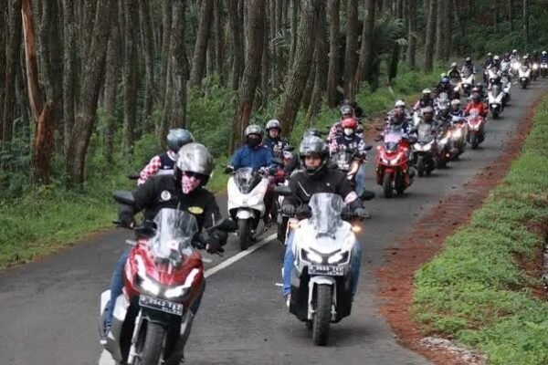 5 Rekomendasi Motor Skutik Touring Irit BBM Terbaik 2025