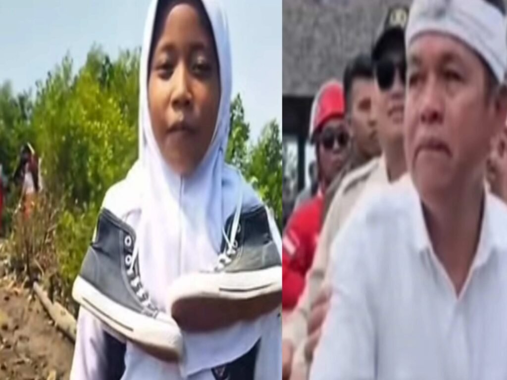 Jalan Berlumpur 15 Tahun, Pelajar di Indramayu Lepas Sepatu dan Gantung di Leher saat Berangkat Sekolah