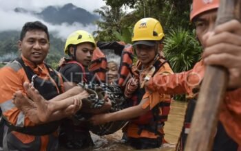 Akibat Sungai Citanduy Meluap, BPBD Ciamis Evakuasi Lansia