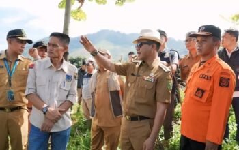 Kantor Desa Nagreg Kendan dan 3 Orang Tertimbun Longsor