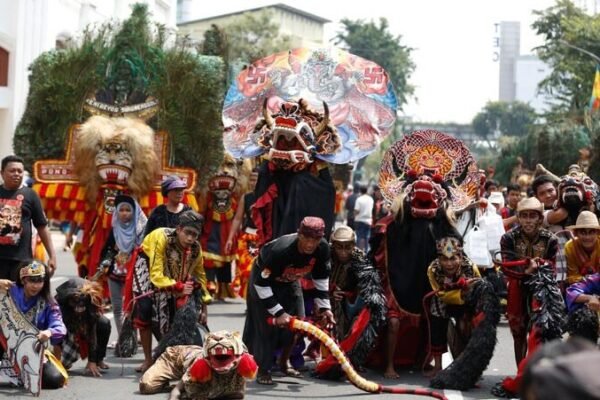 Light Cultuture Paradise Karnaval Budaya Surabaya Bakal Dimeriahkan Walikota se- Indonesia
