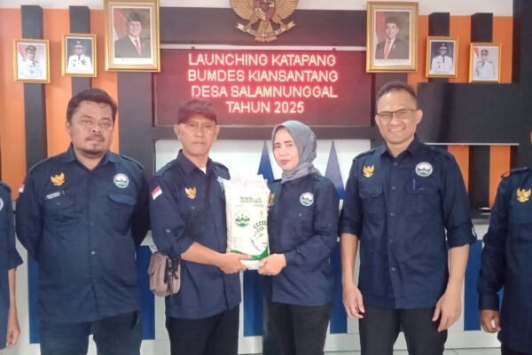 Bumdes Kiansantang Luncurkan Beras Lokal, Perkuat Program Ketahanan Pangan di Desa Salamnunggal