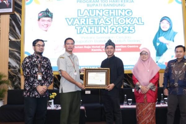 Bupati Bandung Dorong Inovasi Pertanian Dengan Meluncurkan Lima Varietas Lokal